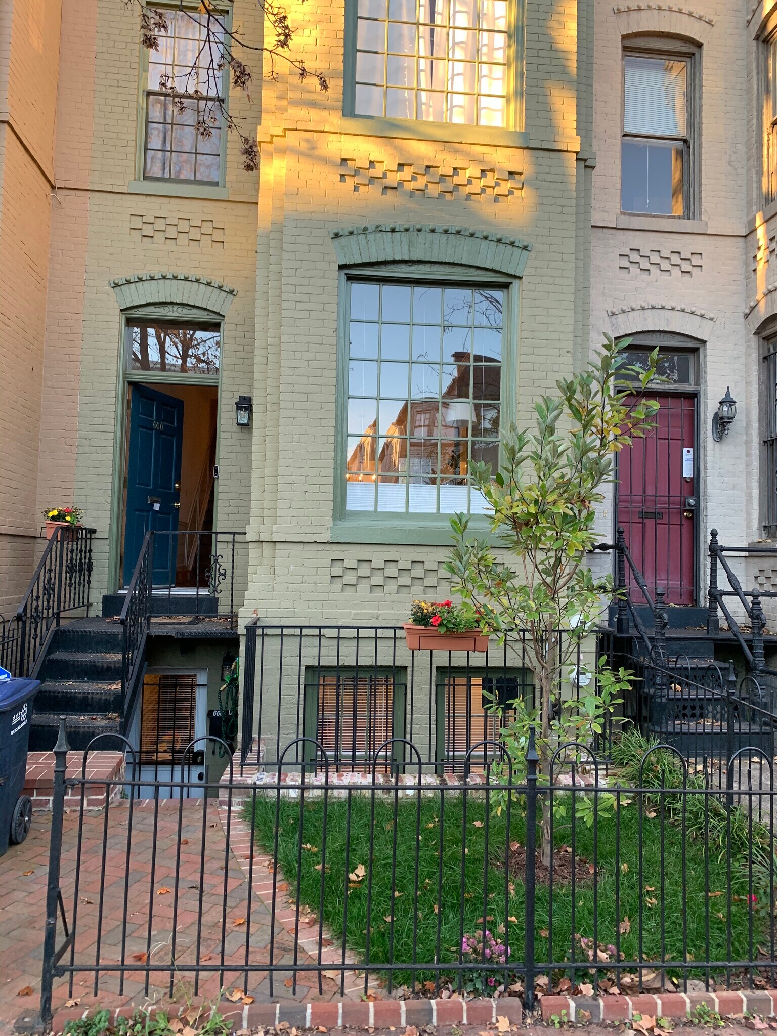 Building Photo - 660 E St NE