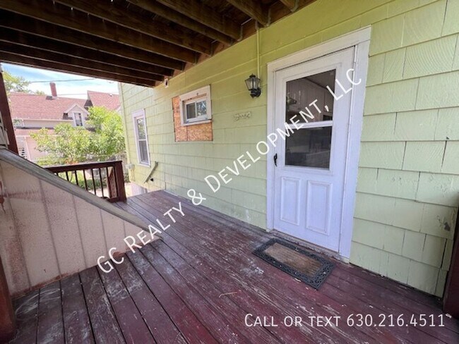 Building Photo - 663 Spruce St