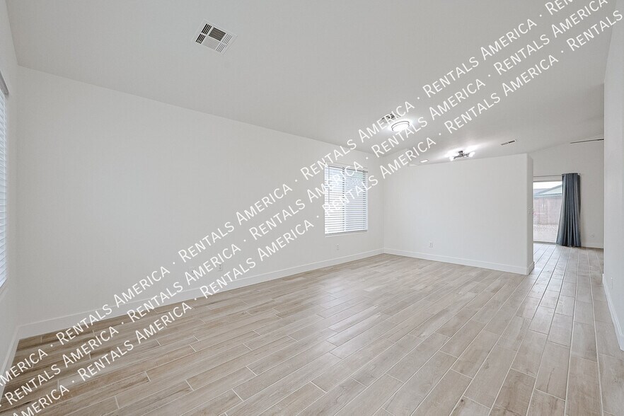 Building Photo - 3043 W Abraham Ln