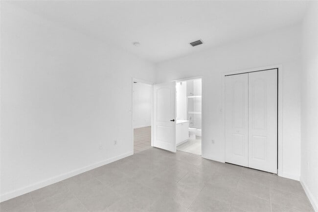 Building Photo - 7200 NW 177th St