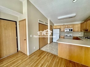 Building Photo - 5924 Sutton Pl