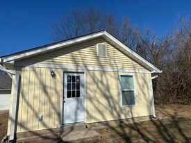 Building Photo - 4313 E Swaller Rd