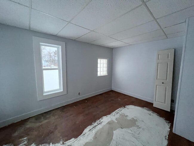 Building Photo - 506 N Center Ave