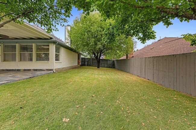 Building Photo - 1216 Bold Forbes Dr