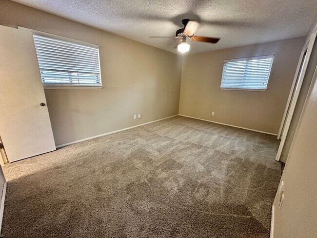 Building Photo - 5925 Caldwell Dr