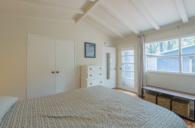 Building Photo - 1303 Chamisal Way