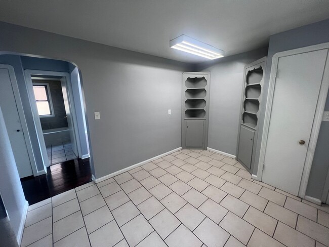 Building Photo - 3658 W 107th St