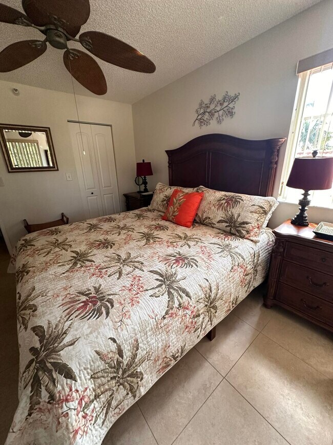 Building Photo - 180 Yacht Club Way