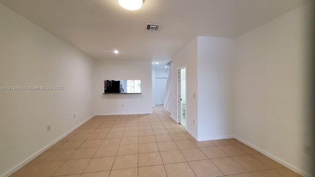 Building Photo - 8222 SW 27th St