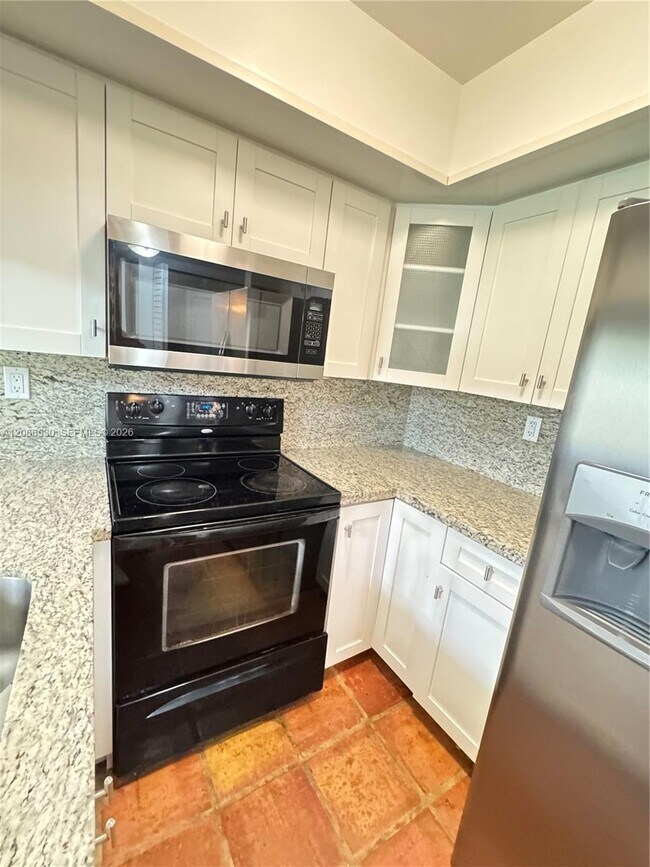 Building Photo - 8999 SW 123rd Ct