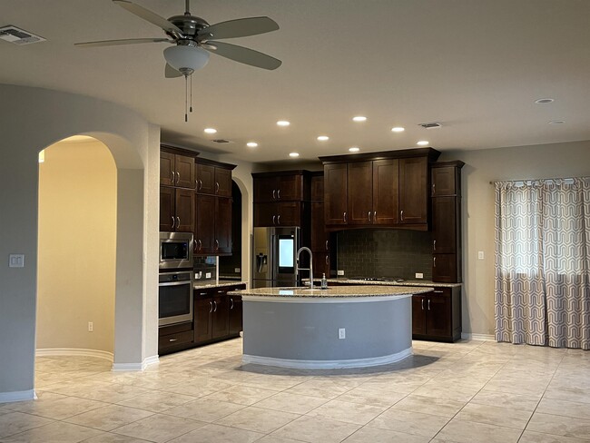 Building Photo - 2826 Winter Gorge