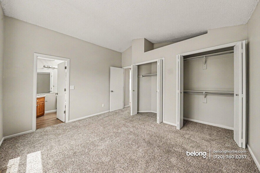 Building Photo - 4323 Fletcher Dr