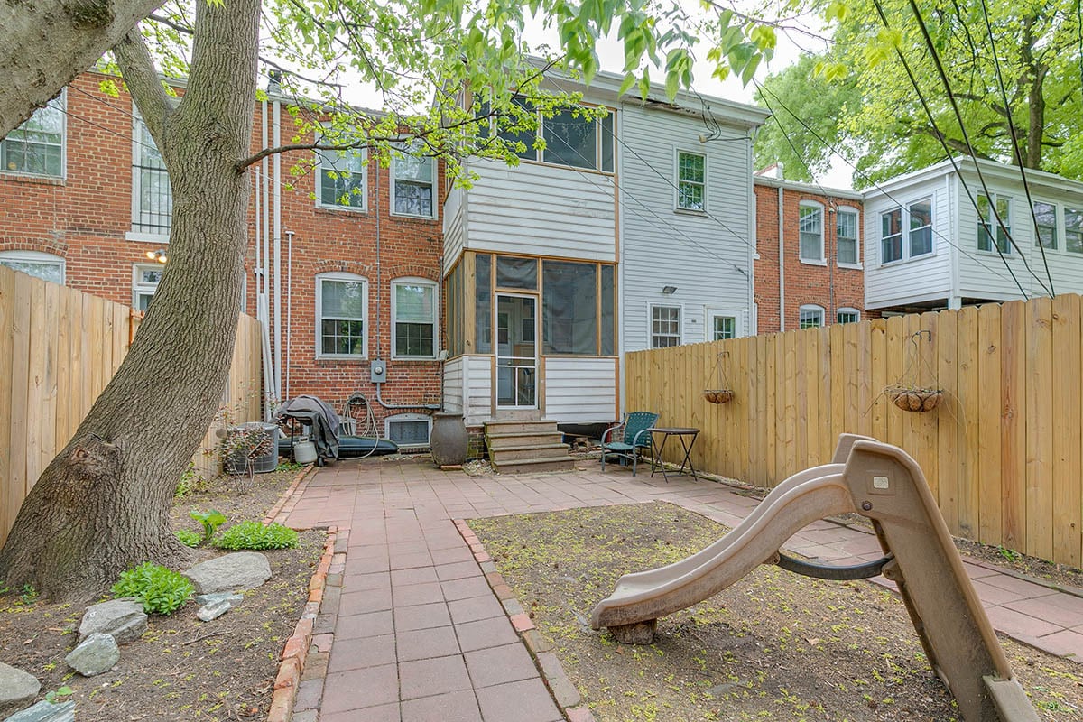 Building Photo - 8 N Sheppard St