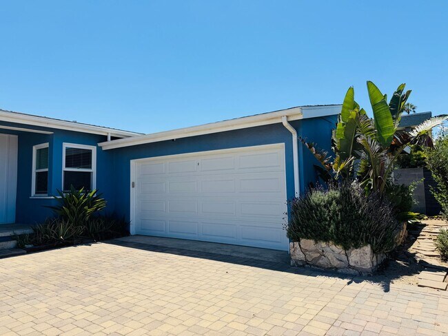Building Photo - Amazing Cottage Style Home with Ocean Views Only Steps to the Beach in South Redondo!