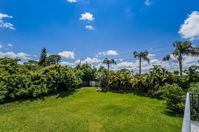 Building Photo - 123 Colony S Dr