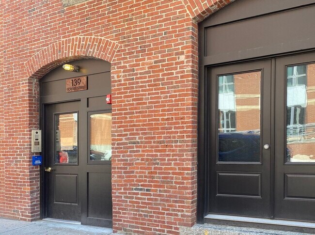 Building Photo - 139 Border St