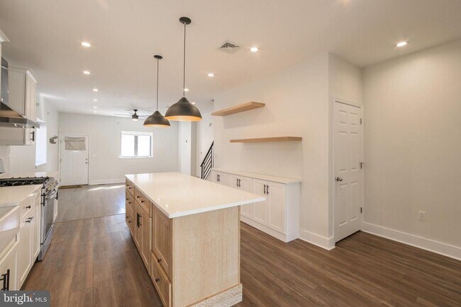 Building Photo - 2106 Manton St