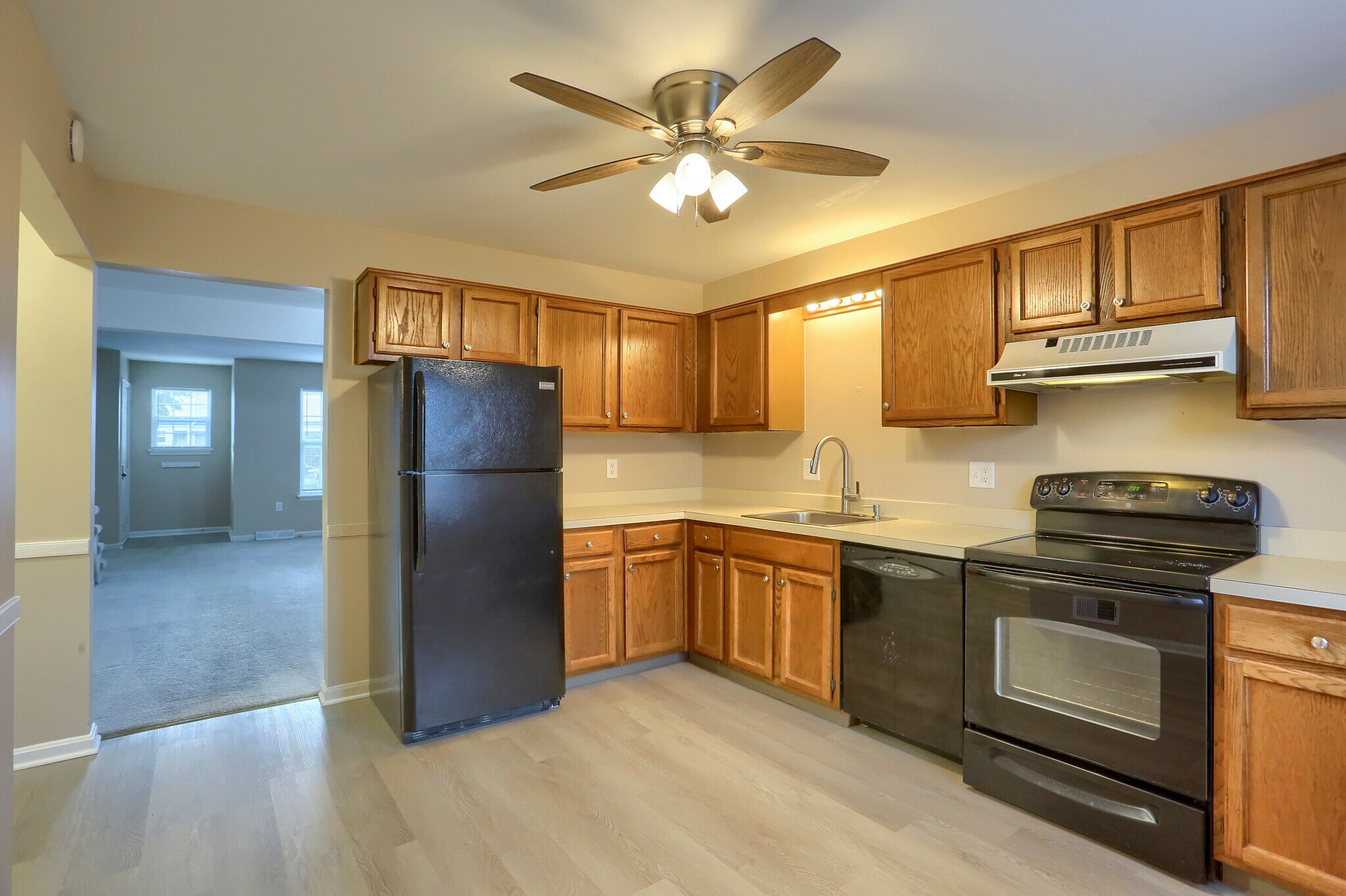 Building Photo - 843 Old Silver Spring Rd