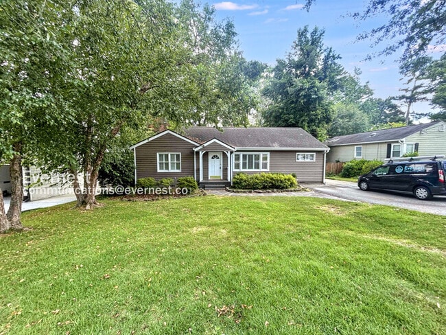 Building Photo - 289 Meadowbrook Dr NE