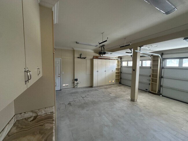 Building Photo - 3854 Broadmead St