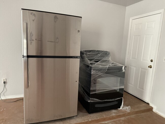 Building Photo - 427 N Rockford Pl