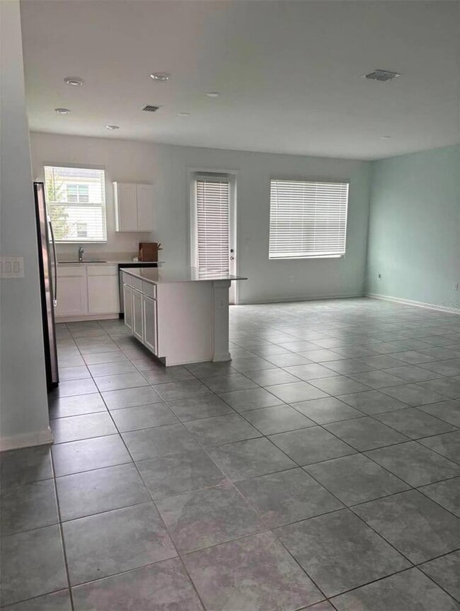 Building Photo - 265 Bogey Dr