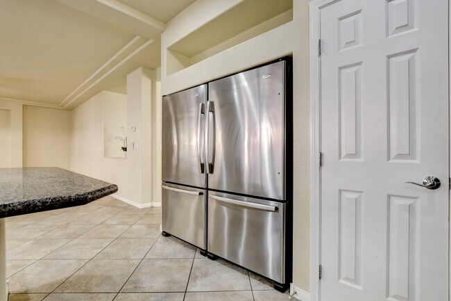 Building Photo - 6416 Shawnee Springs Ct