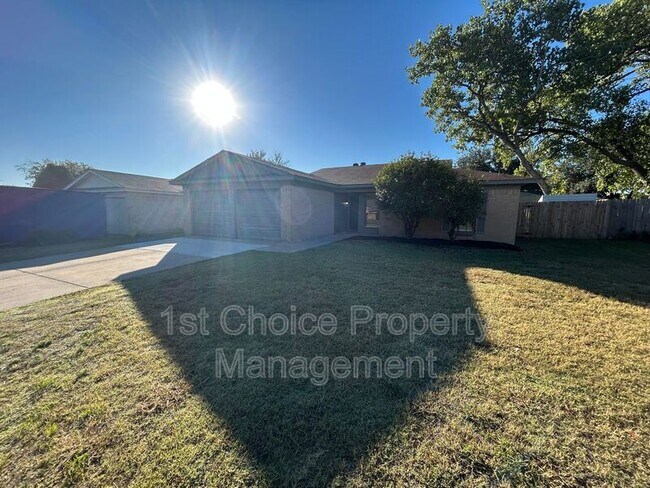 Building Photo - 625 Edwards Dr