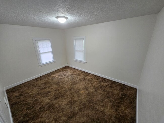 Building Photo - 3302-3304 Parkwood