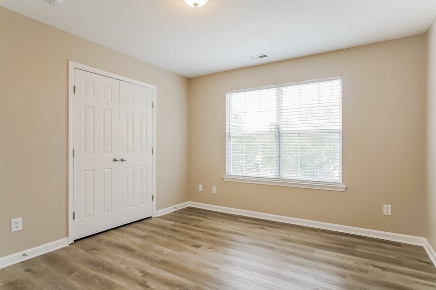 Building Photo - 5825 Bryanstone Pl