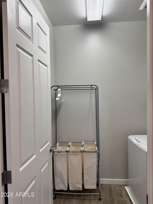 Building Photo - 250 W Queen Creek Rd