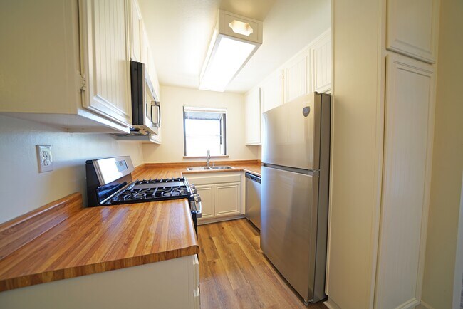 Building Photo - 28015 Sarabande Ln