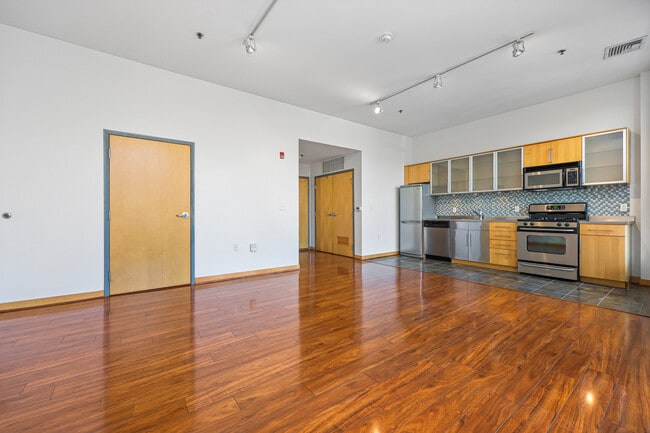 Building Photo - 10 Ann St