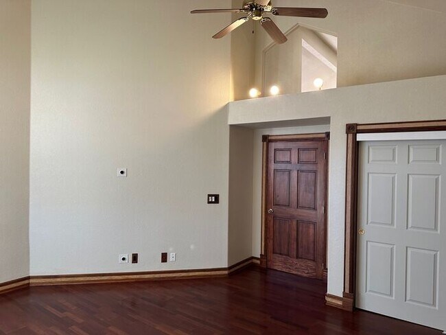 Building Photo - Weston Ranch Home 3 Bedrooms 2 Bath