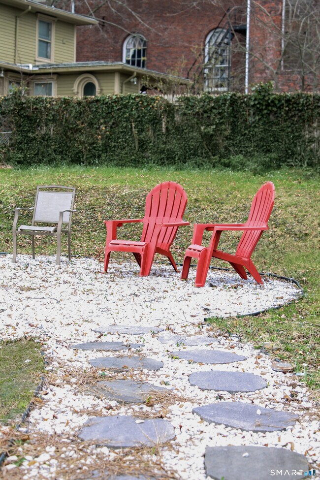 Building Photo - 651 Quinnipiac Ave