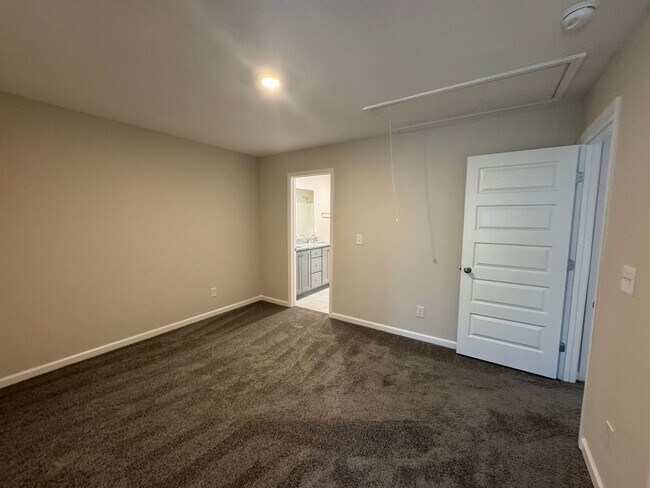 Building Photo - 205 Mountaindale Dr