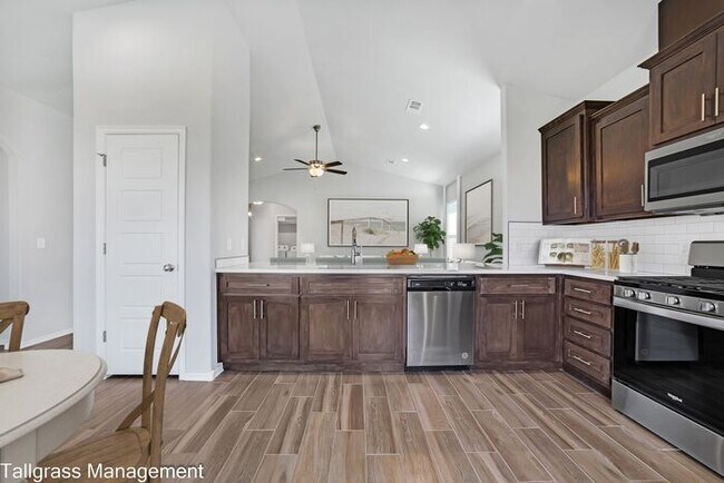 Building Photo - 4/2.5/2 New Construction in Broken Arrow!