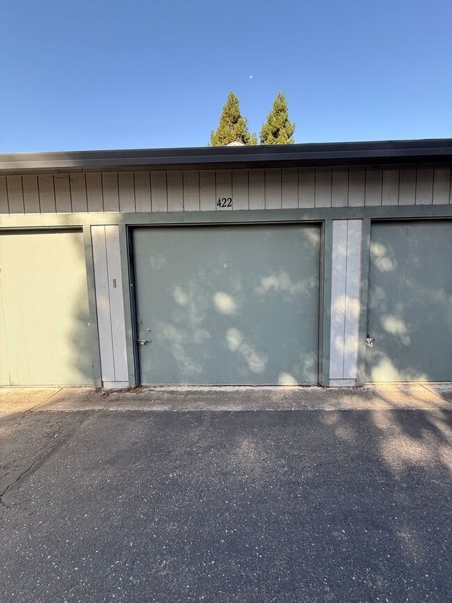 Building Photo - 422 Occidental Cir