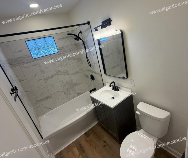 Building Photo - Spacious 4-Bedroom • 2-Bathroom Single-Family Home