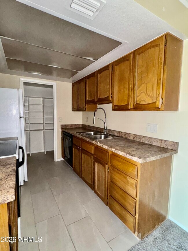 Building Photo - 16635 N Cave Creek Rd