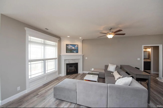 Building Photo - 2855 Needletail Dr