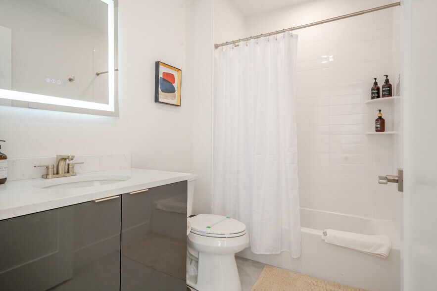 Building Photo - 38 Hichborn St