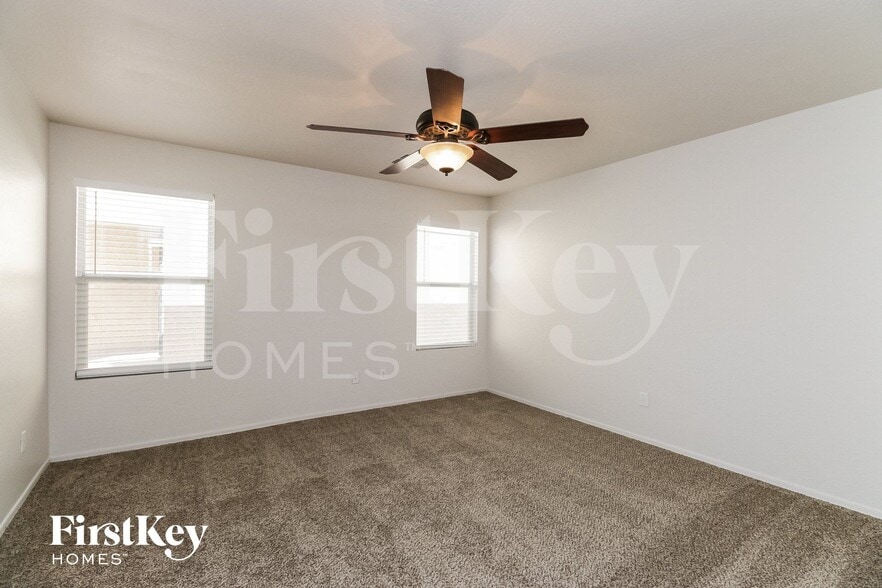 Building Photo - 31315 N Shale Dr