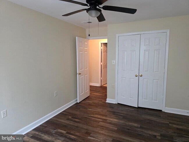 Building Photo - 12119 Salemtown Dr