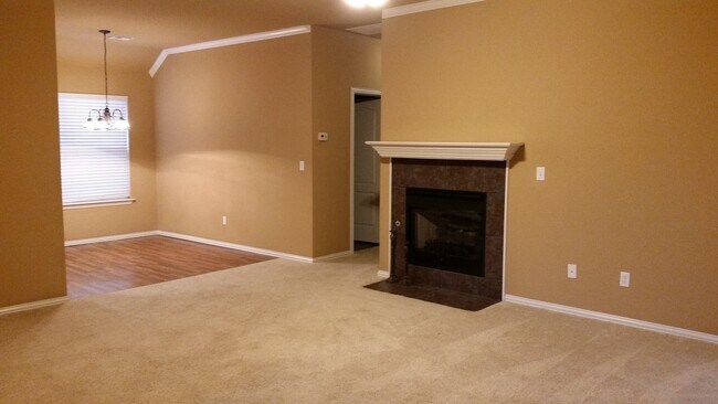 Building Photo - COMING SOON!!! AVAILABLE JUNE 1, 2026....OWASSO!