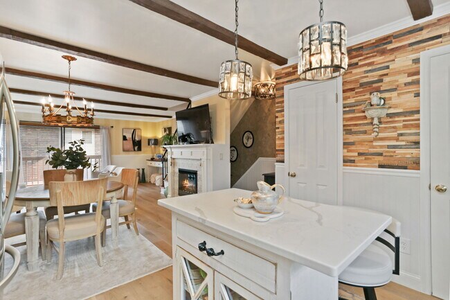 Building Photo - 376 Knapps Hwy