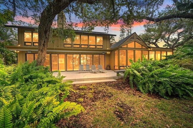 Building Photo - 3348 Old Oak Dr