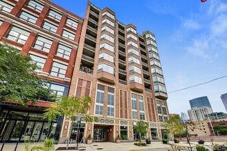Building Photo - 720 W Randolph St