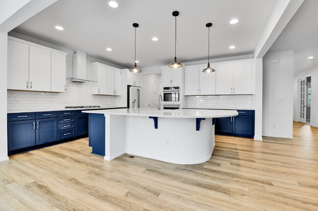 Building Photo - $4,850 - Spacious 5-Bed, 3.5 bath Home wit...