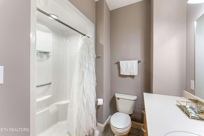 Building Photo - 523 N Bertrand St